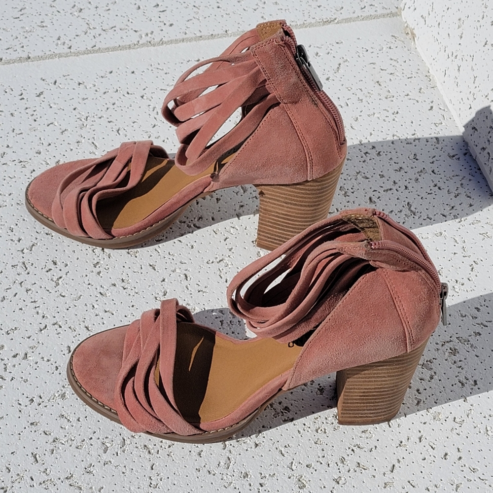Lucky Brand Pink Heels Brand New out of Box